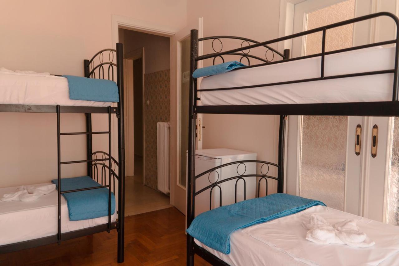 Apartment In Center Of Афины Экстерьер фото