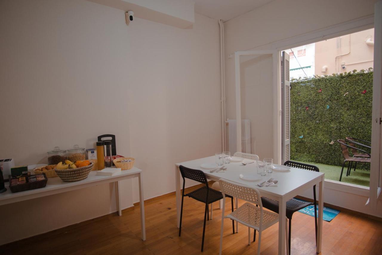 Apartment In Center Of Афины Экстерьер фото
