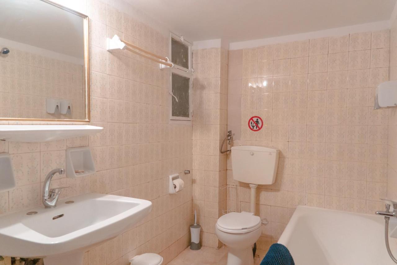 Apartment In Center Of Афины Экстерьер фото